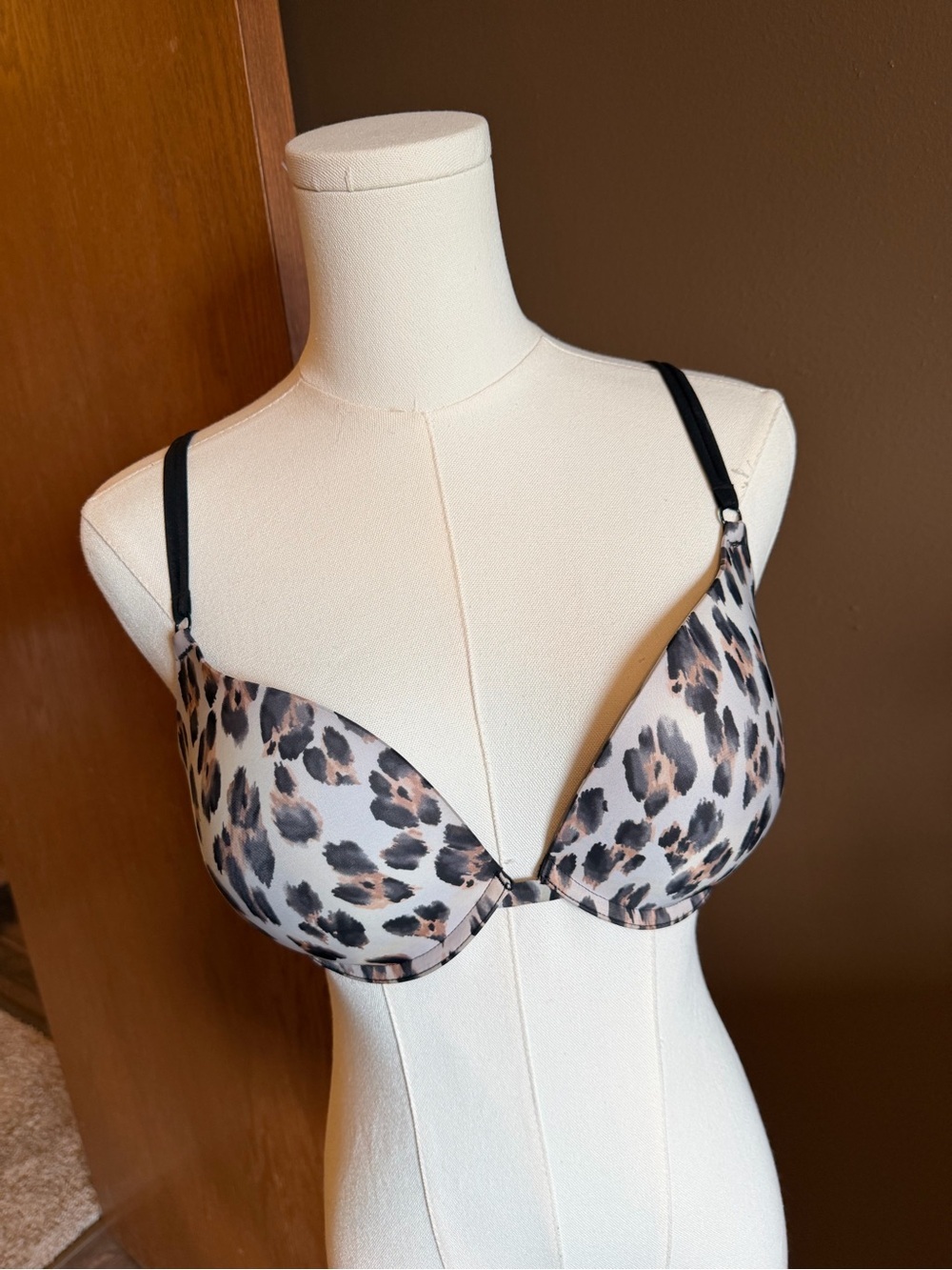 Victoria's Secret Leopard Print T-Shirt Bra - Black & Brown